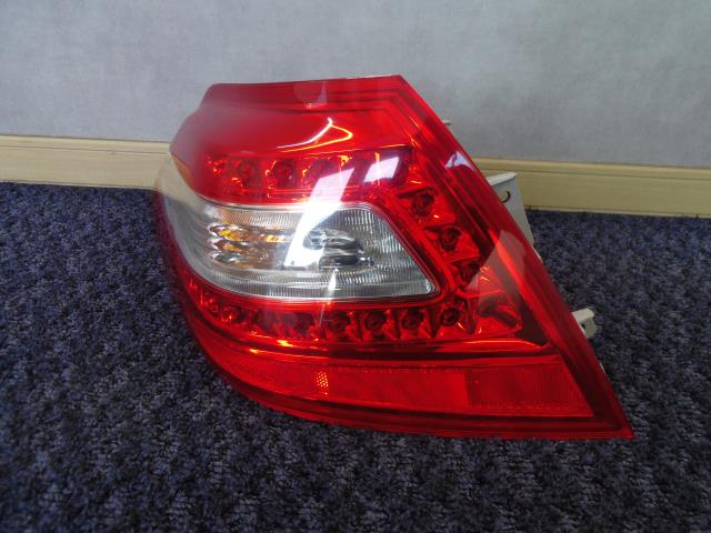 【中古】中古部品 ティアナ J32 左ﾃｰﾙﾗﾝﾌﾟ 【3330440100-250524000115600】