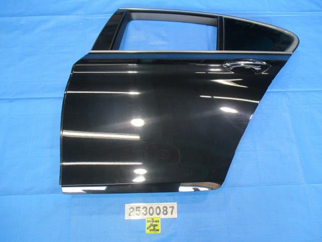 【中古】中古部品 BMW 5シリーズ FW20 左ﾘｱﾄﾞｱ 【3310040100-000253008713400】
