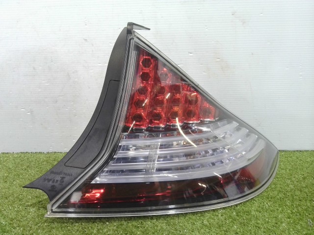 【中古】中古部品 ＣＲ－Ｚ ZF2 右ﾃｰﾙﾗﾝﾌﾟ 【3310090100-202505059415500】