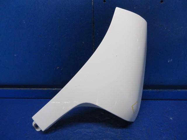 【中古】中古部品 ボンゴ SKP2M 右ﾌﾛﾝﾄﾌｪﾝﾀﾞｰ 【3310270100-000014797010600】