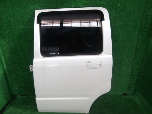 【中古】中古部品 ワゴンＲ MH21S 左ﾘｱﾄﾞｱ 【3340140100-000025136013400】