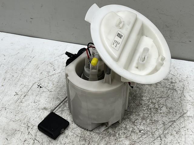 【中古】中古部品 ベンツ Cクラス 204248 ﾌｭｰｴﾙﾎﾟﾝﾌﾟ 【3310070100-0000Y0766820600】