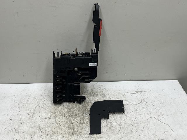 【中古】中古部品 ベンツ Cクラス 204248 ヒューズボックス 【3310070100-0000Y0766867801】|e-cleマート