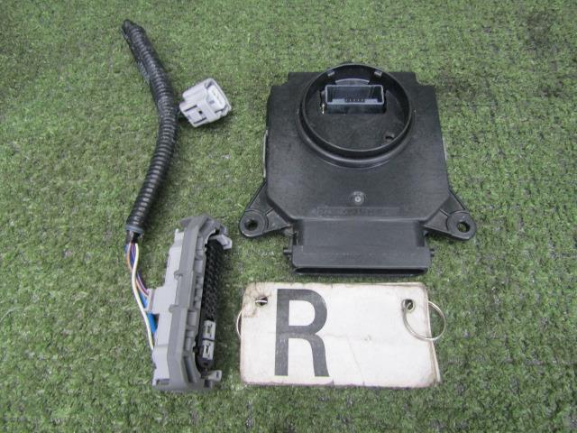 【中古】中古部品 プリウス ZVW55 ﾗｲﾄｺﾝﾄﾛｰﾙﾕﾆｯﾄ 【3330200100-242608000010810】