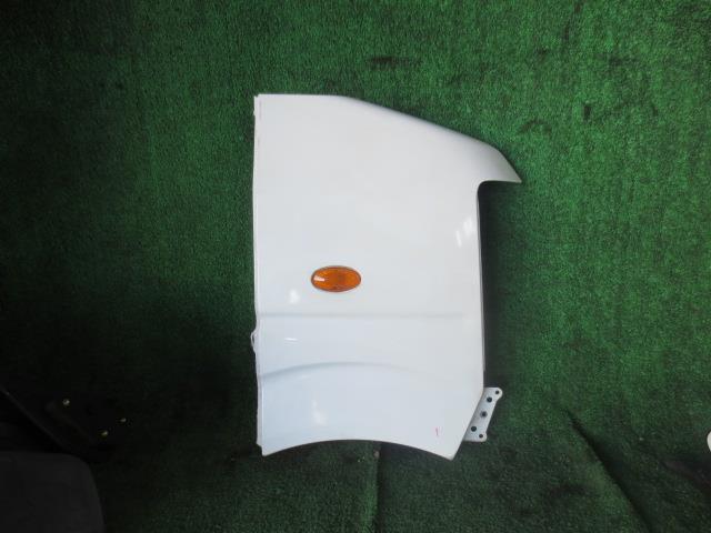 【中古】中古部品 スクラム DG64V 右ﾌﾛﾝﾄﾌｪﾝﾀﾞｰ 【3340240100-202500004610600】