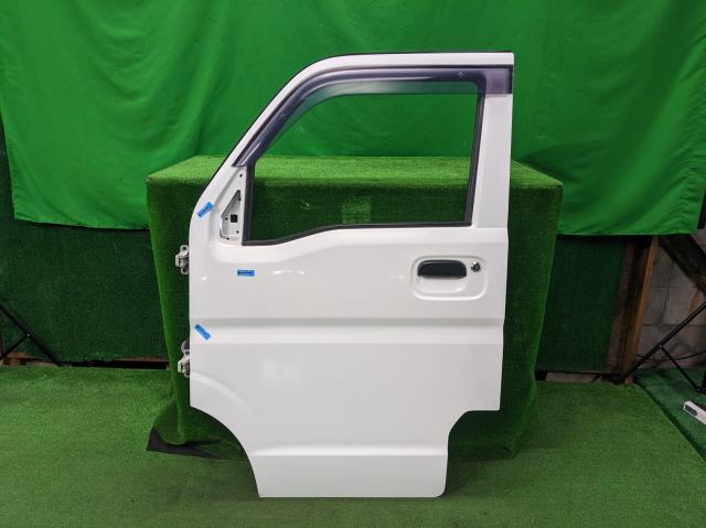 【中古】中古部品 ミニキャブ DS17V 左ﾌﾛﾝﾄﾄﾞｱ 【3310200100-000021924213200】