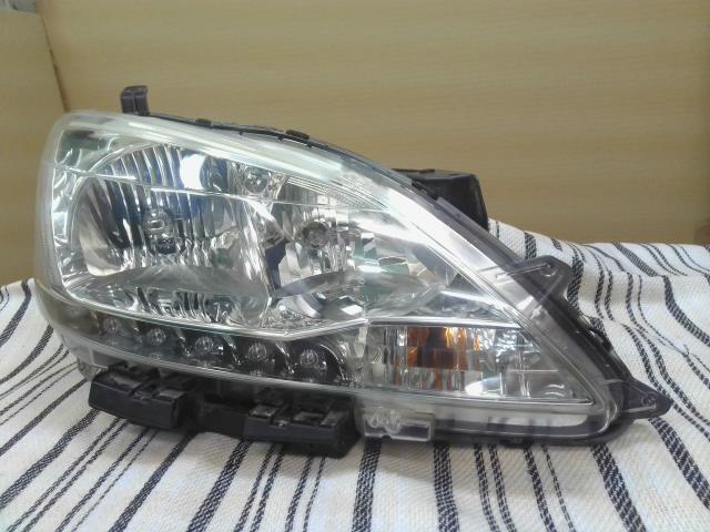 中古】中古部品 フィット GR1 右ﾍｯﾄﾞﾗﾝﾌﾟ 【3380050000 