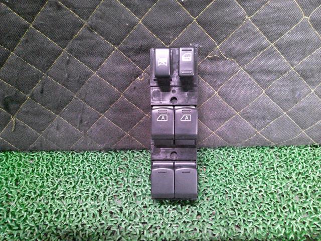 【中古】中古部品 スカイラインクロスオーバー J50 ﾊﾟﾜｰｳｲﾝﾄﾞｳｽｲｯﾁ 【3330660100-000025311261900】