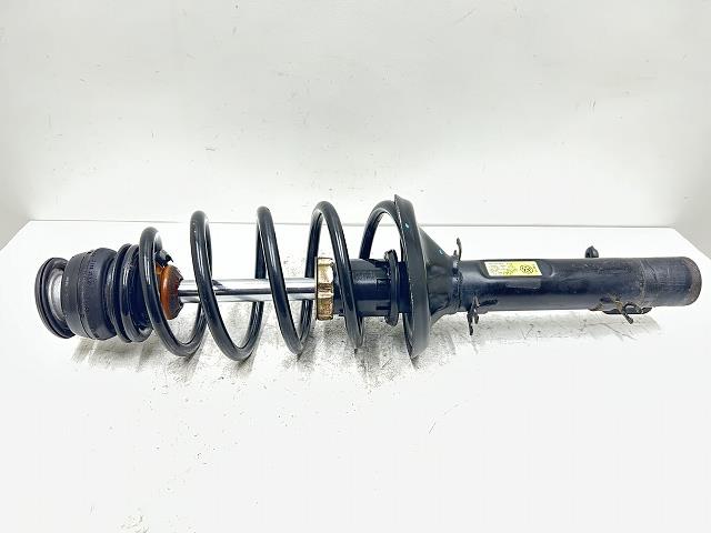 【中古】中古部品 VW ニュービートル 9CAZJ 右ﾌﾛﾝﾄｽﾄﾗｯﾄ 【3310070100-000090757850110】