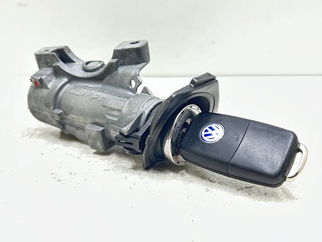 【中古】中古部品 VW ニュービートル 9CAZJ イグニッションスイッチ 【3310070100-000090757868650】