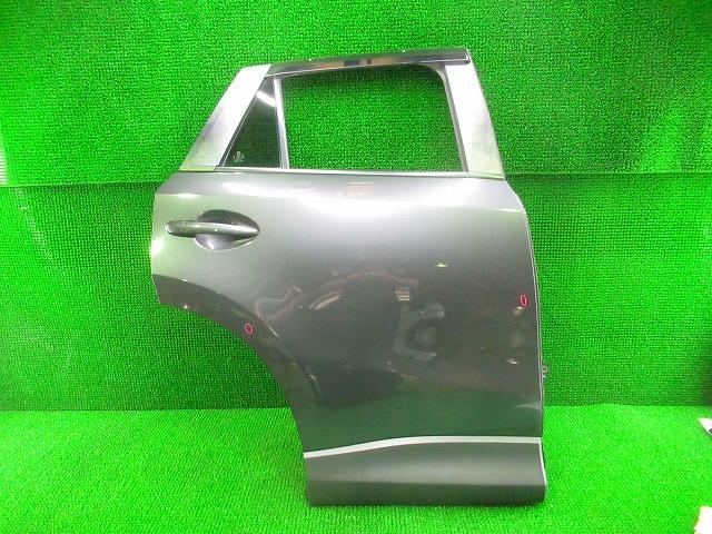 【中古】中古部品 ＣＸ－５ KE2FW 右ﾘｱﾄﾞｱ 【3330210100-000037093513300】