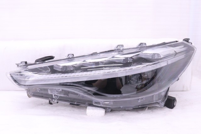 【中古】中古部品 カローラクロス ZSG10 左ヘッドランプ 【3260520000-250531500510900】
