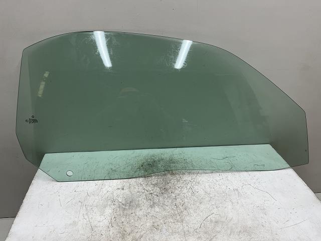 【中古】中古部品 ベンツ SLKクラス 170449 右ﾌﾛﾝﾄﾄﾞｱｶﾞﾗｽ 【3310070100-0000Y0757113130】