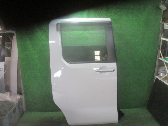 【中古】中古部品 ウェイク LA710S 右ﾘｱﾄﾞｱ 【3500080000-240418000113300】