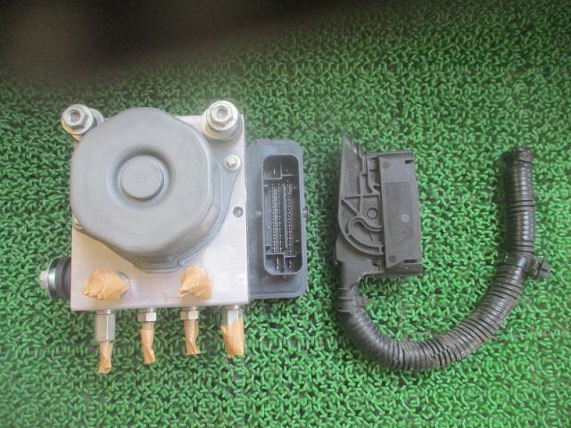 【中古】中古部品 ワゴンR MH55S ABSアクチュエーター 【3500080000-250124000342500】