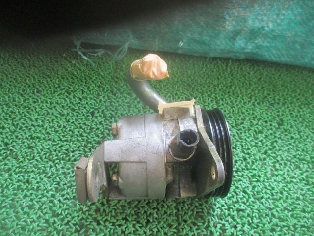【中古】中古部品 ミラアヴィ L250S パワステベーンポンプ 【3500080000-250201000343300】