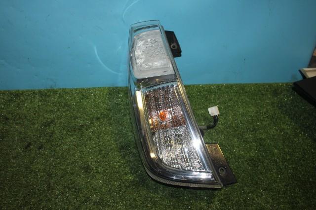 【中古】中古部品 デイズルークス B21A 左ﾃｰﾙﾗﾝﾌﾟ 【3330950100-000040111115600】