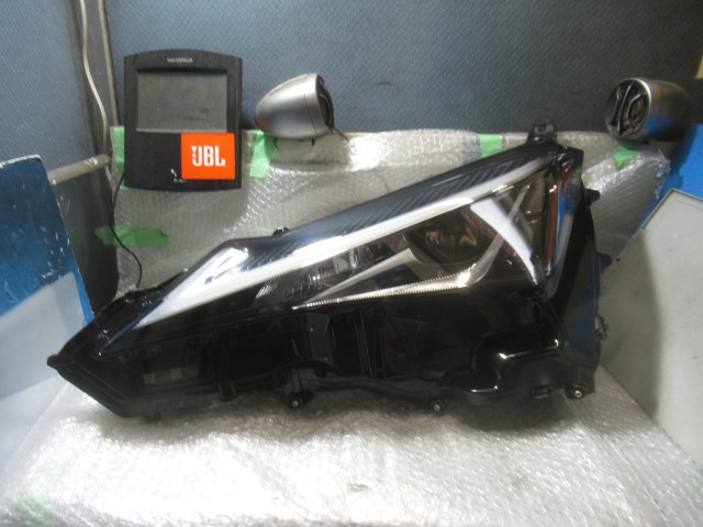 【中古】中古部品 レクサス UX MZAA10 左ﾍｯﾄﾞﾗﾝﾌﾟ 【3500220000-250528500410900】