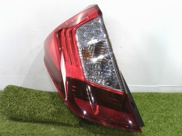 【中古】中古部品 フィット GP5 左ﾃｰﾙﾗﾝﾌﾟ 【3310090100-202505077115600】