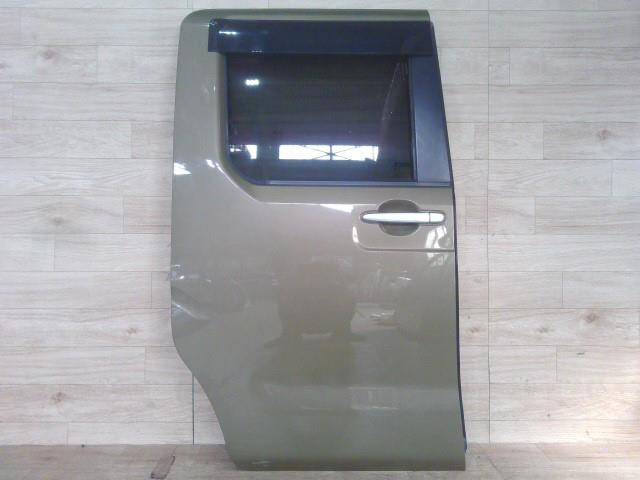 【中古】中古部品 ウェイク LA700S 右ﾘｱﾄﾞｱ 【3310390100-250523000113300】