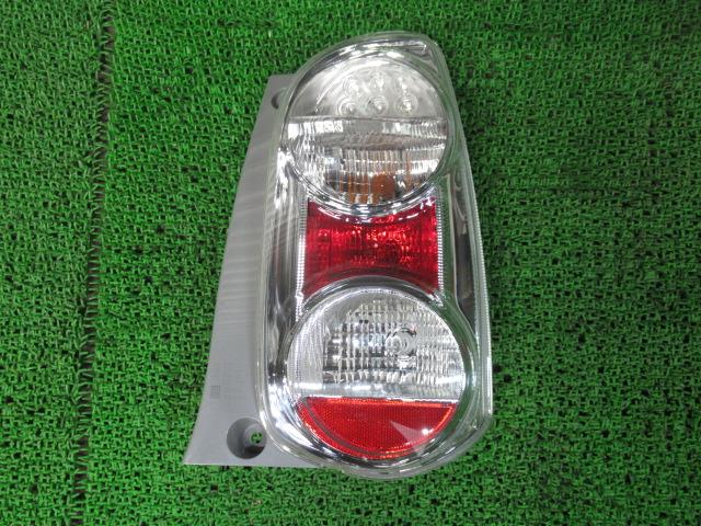 【中古】中古部品 パッソ KGC30 右テールランプ 【3330540100-250307001815500】