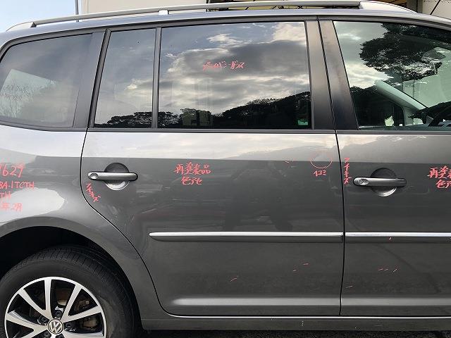 【中古】中古部品 VW ゴルフトゥーラン 1TCTH 右ﾘｱﾄﾞｱ 【3310070100-0000Y0762913300】