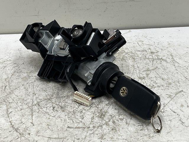 【中古】中古部品 VW ゴルフトゥーラン 1TCTH イグニッションスイッチ 【3310070100-0000Y0762968650】