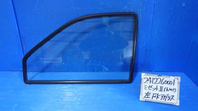 【中古】中古部品 ミゼットII K100P 左ﾌﾛﾝﾄﾄﾞｱｶﾞﾗｽ 【3330340100-241226000113230】
