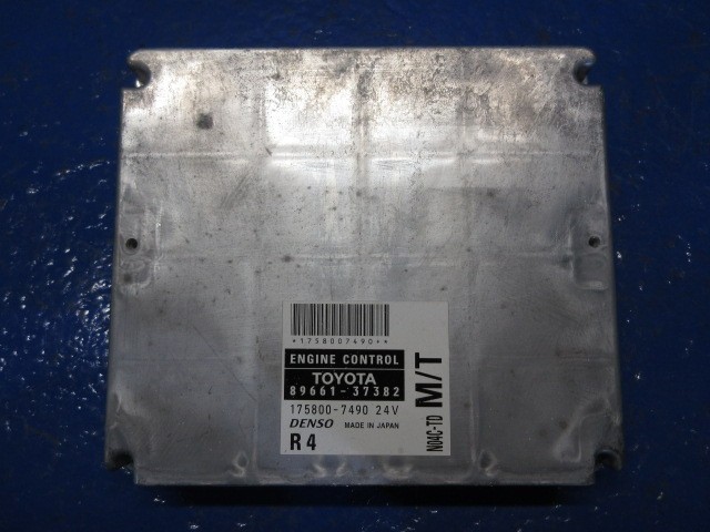 【中古】中古部品 デュトロ XZU304E ｴﾝｼﾞﾝｺﾝﾋﾟｭｰﾀｰ 【3310270100-000014791063100】