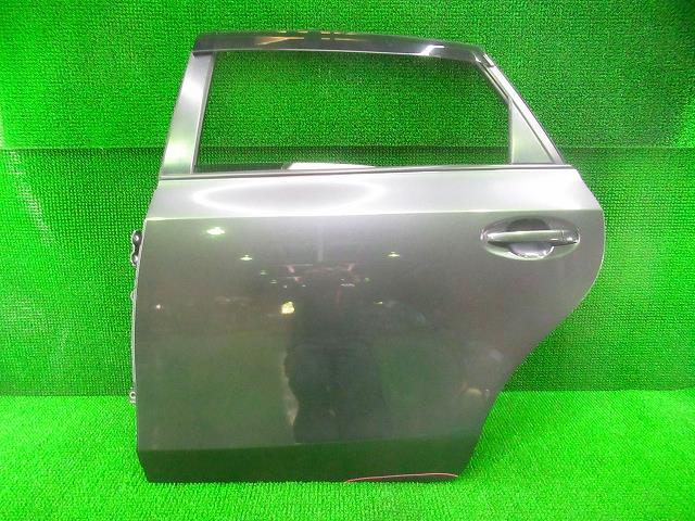 【中古】中古部品 プリウスα ZVW41W 左ﾘｱﾄﾞｱ 【3330210100-000037099413400】