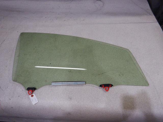【中古】中古部品 アクア NHP10 右ﾌﾛﾝﾄﾄﾞｱｶﾞﾗｽ 【3330810100-250605000813130】
