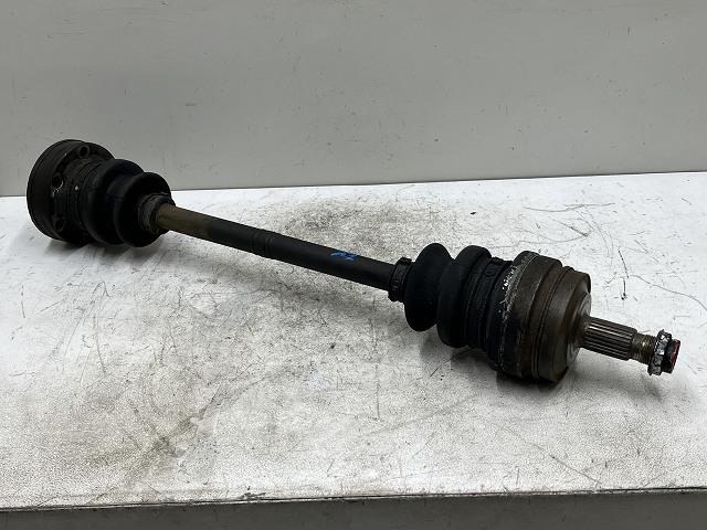 【中古】中古部品 ベンツ Eクラス 124031 右ﾘｱﾄﾞﾗｲﾌﾞｼｬﾌﾄ 【3310070100-000213011042300】｜e-cleマート