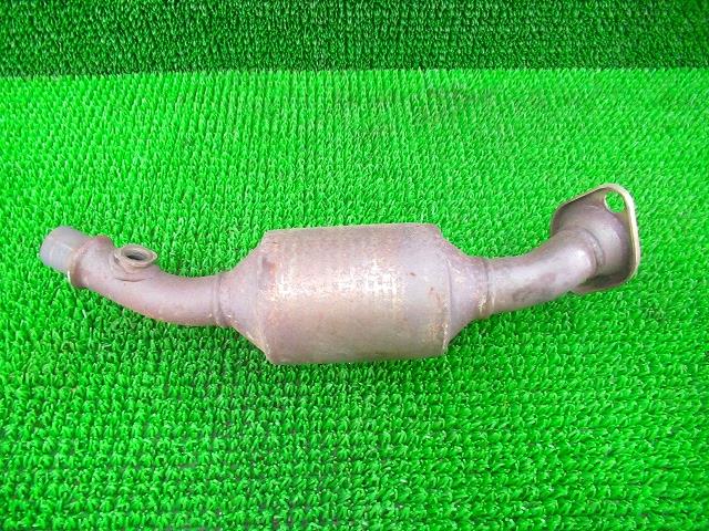 【中古】中古部品 キャリィ DA16T ﾌﾛﾝﾄｴｷｿﾞｰｽﾄﾊﾟｲﾌﾟ 【3330210100-000037101022200】