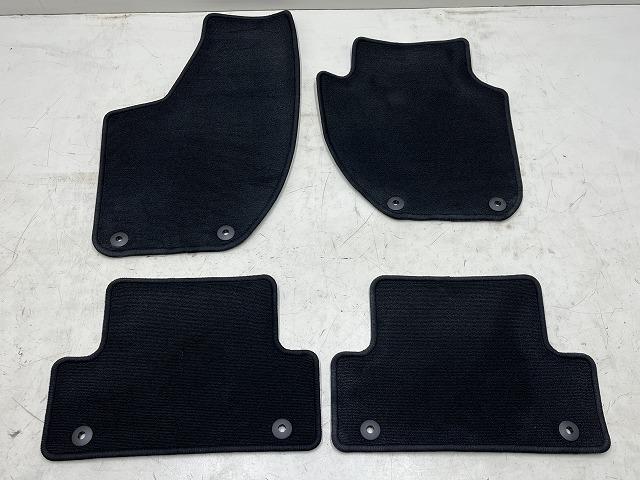 【中古】中古部品 ボルボ 40シリーズ MD4204T ﾌﾛｱﾏｯﾄ 【3310070100-0000Y0766477450】 17,265円