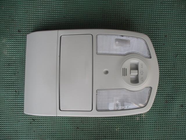 【中古】中古部品 プリウス ZVW30 ﾙｰﾑﾗﾝﾌﾟ 【3310190100-000255004768200】 5,852円