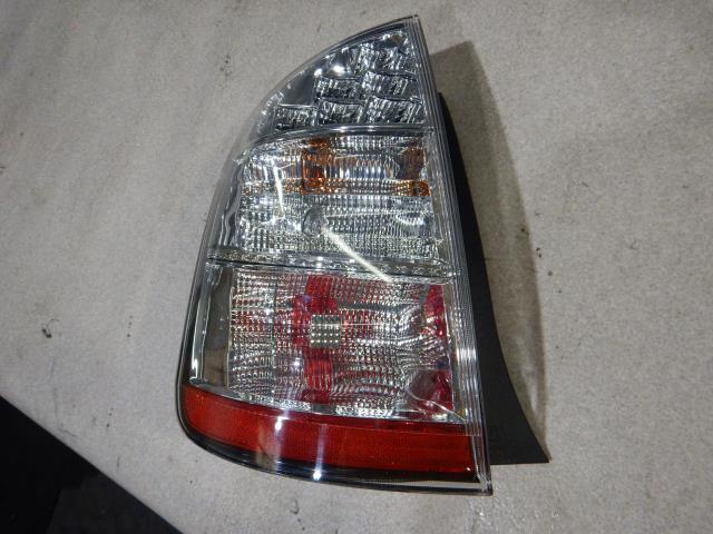 【中古】中古部品 プリウス NHW20 左テールランプ 【3330810100-250609000415600】