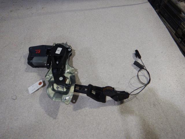 【中古】中古部品 ソリオ MA36S 左ﾊﾟﾜｰｽﾗｲﾄﾞﾄﾞｱﾓｰﾀｰ 【3330810100-250609000564660】
