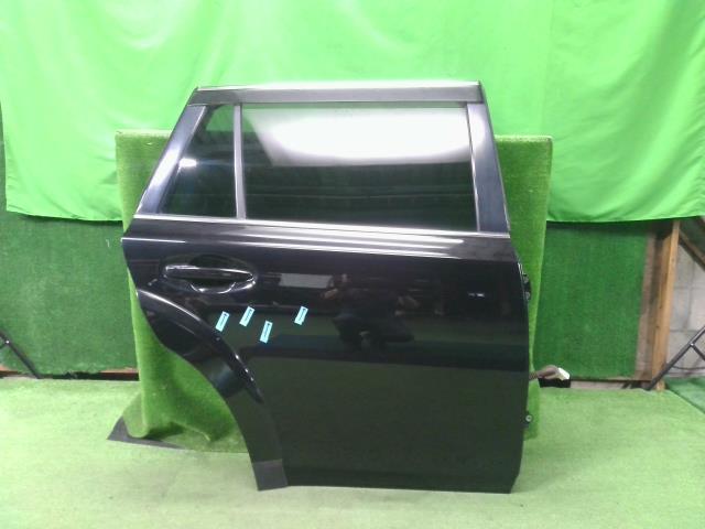 【中古】中古部品 レガシィ BR9 右ﾘｱﾄﾞｱ 【3310200100-000021781713300】