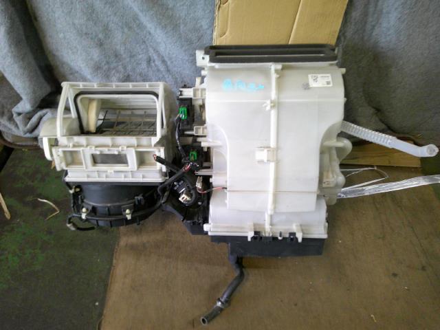 【中古】中古部品 Ｎ－ＢＯＸ JF1 A/Cｸｰﾘﾝｸﾞﾕﾆｯﾄ 【3310410000-000253006760800】