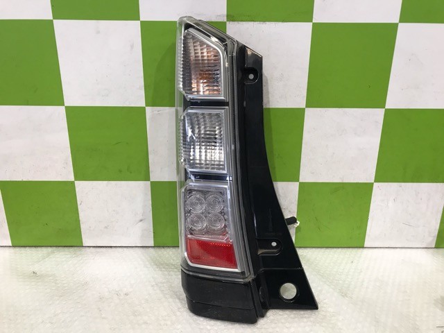 ホンダ　N-BOX　JF1　純正テールランプ　左側　ブラック　中古品 ホンダN-BOXJF1純正テールランプ左側ブラック中古品
