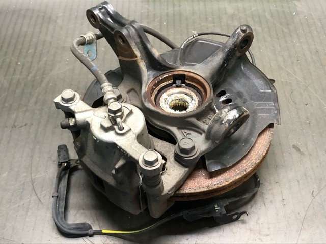 【中古】中古部品 タント LA650S 右ﾌﾛﾝﾄﾅｯｸﾙﾊﾌﾞ 【3330530100-000005399044310】
