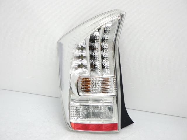 【中古】再生部品 プリウス ZVW30 左ﾃｰﾙﾗﾝﾌﾟ 【3380010000-250611501315600】