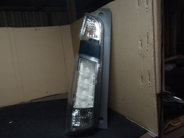 【中古】中古部品 Ｎ－ＷＧＮ JH1 左ﾃｰﾙﾗﾝﾌﾟ 【3310420000-000010600815600】 7,263円