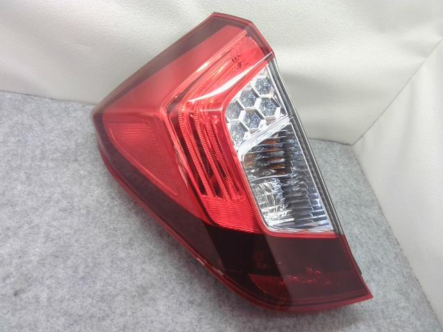 【中古】中古部品 フィット GP5 左ﾃｰﾙﾗﾝﾌﾟ 【3310550000-250523000115600】