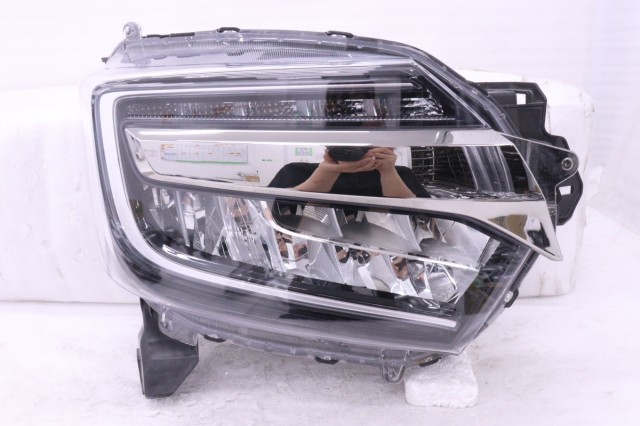 【中古】中古部品 Ｎ－ＢＯＸ JF3 右ﾍｯﾄﾞﾗﾝﾌﾟ 【3260520000-250613500410800】
