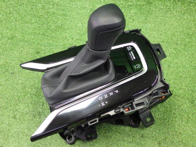 【中古】中古部品 カローラスポーツ NRE210H ｼﾌﾄﾚﾊﾞｰ 【3330200100-242674000037850】 11,152円