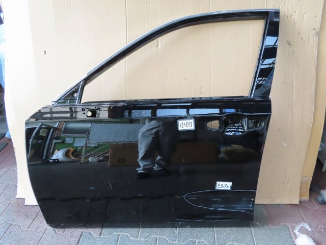 【中古】中古部品 クラウン GRS210 左フロントドア 【3380050000-000037162813200】|e-cleマート