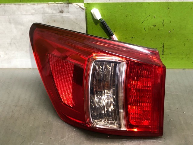 【中古】中古部品 レクサス IS GSE20 左ﾃｰﾙﾗﾝﾌﾟ 【3330530100-000005400415600】