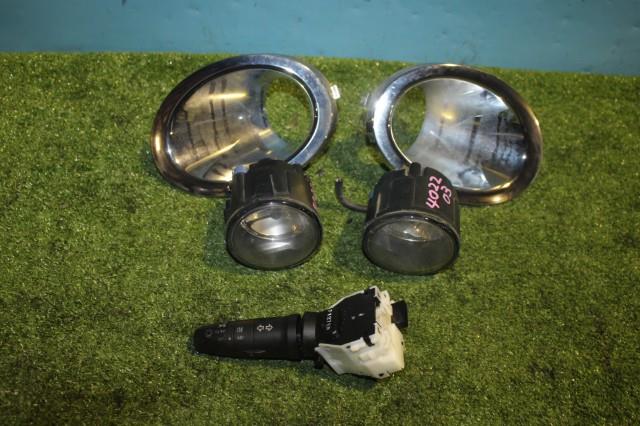 【中古】中古部品 セレナ CC25 左ﾌｫｸﾞﾗﾝﾌﾟ 【3330950100-000040220310950】