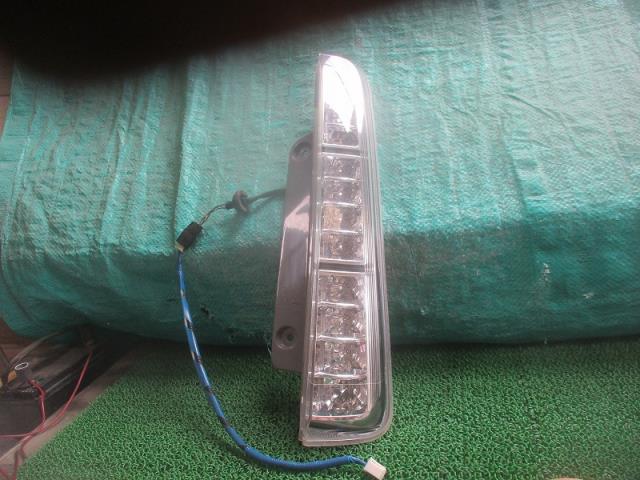 【中古】中古部品 アイシス ZGM11W 右ﾃｰﾙﾗﾝﾌﾟ 【3500080000-250522001215500】